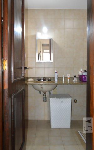 Apartamento à venda com 192m², 4 quartos e 2 vagasBanheiro da Suíte 2