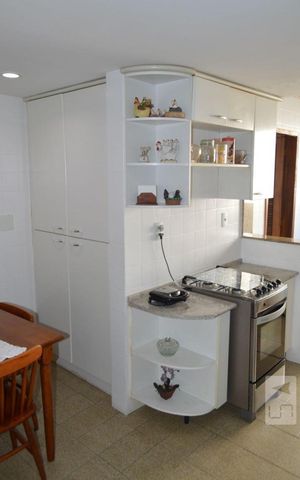 Apartamento à venda com 192m², 4 quartos e 2 vagasCozinha e Área de Serviço