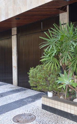 Apartamento à venda com 192m², 4 quartos e 2 vagasFachada e portaria