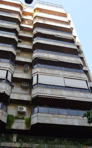 Apartamento à venda com 192m², 4 quartos e 2 vagasFachada