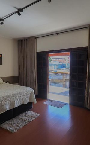 Casa à venda com 150m², 3 quartos e 2 vagas Casa à venda com 150m², 3 quartos e 2 vagasSuíte