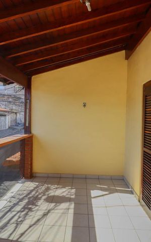 Casa à venda com 150m², 3 quartos e 2 vagas Casa à venda com 150m², 3 quartos e 2 vagasvaranda da Suíte