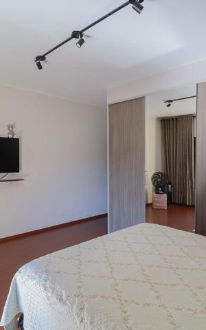 Casa à venda com 150m², 3 quartos e 2 vagas Casa à venda com 150m², 3 quartos e 2 vagasSuíte