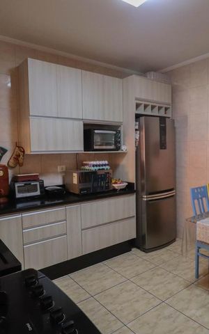 Casa à venda com 150m², 3 quartos e 2 vagas Casa à venda com 150m², 3 quartos e 2 vagasCozinha