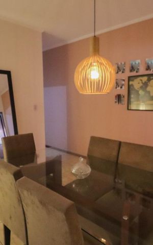 Casa à venda com 150m², 3 quartos e 2 vagas Casa à venda com 150m², 3 quartos e 2 vagasSala de Jantar