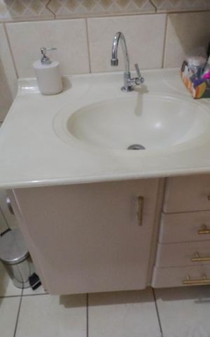 Casa à venda com 150m², 3 quartos e 2 vagas Casa à venda com 150m², 3 quartos e 2 vagasBanheiro