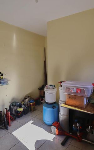 Casa à venda com 150m², 3 quartos e 2 vagas Casa à venda com 150m², 3 quartos e 2 vagasQuarto de Serviço