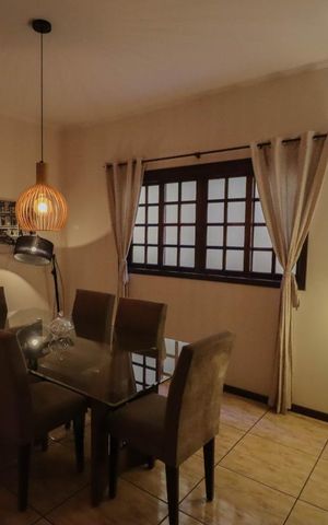Casa à venda com 150m², 3 quartos e 2 vagas Casa à venda com 150m², 3 quartos e 2 vagasSala de Jantar