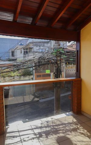 Casa à venda com 150m², 3 quartos e 2 vagas Casa à venda com 150m², 3 quartos e 2 vagasvaranda da Suíte