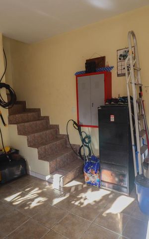 Casa à venda com 150m², 3 quartos e 2 vagas Casa à venda com 150m², 3 quartos e 2 vagasÁrea de Serviço