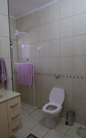 Casa à venda com 150m², 3 quartos e 2 vagas Casa à venda com 150m², 3 quartos e 2 vagasBanheiro da Suíte