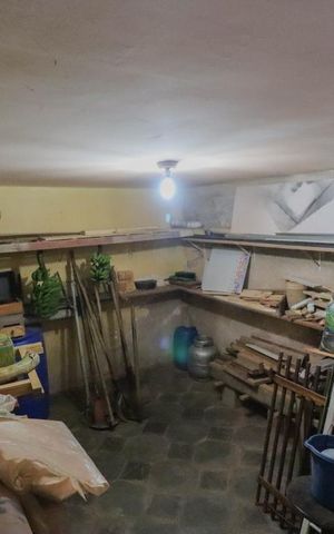 Casa à venda com 150m², 3 quartos e 2 vagas Casa à venda com 150m², 3 quartos e 2 vagasPorão