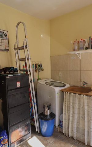 Casa à venda com 150m², 3 quartos e 2 vagas Casa à venda com 150m², 3 quartos e 2 vagasÁrea de Serviço