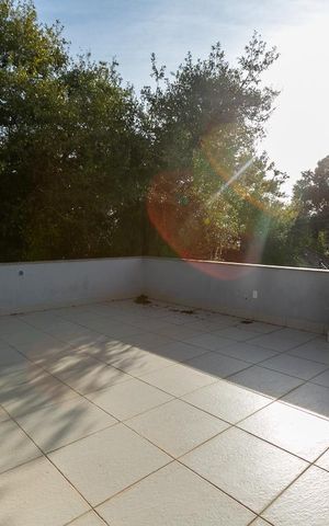 Casa de condomínio à venda com 241m², 3 quartos e 2 vagas