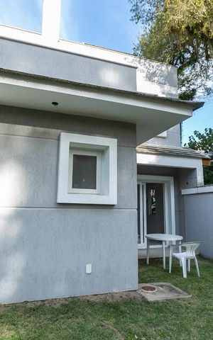 Casa de condomínio à venda com 241m², 3 quartos e 2 vagas Casa de condomínio à venda com 241m², 3 quartos e 2 vagasVaranda da Sala