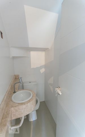 Casa de condomínio à venda com 241m², 3 quartos e 2 vagas Casa de condomínio à venda com 241m², 3 quartos e 2 vagasLavabo