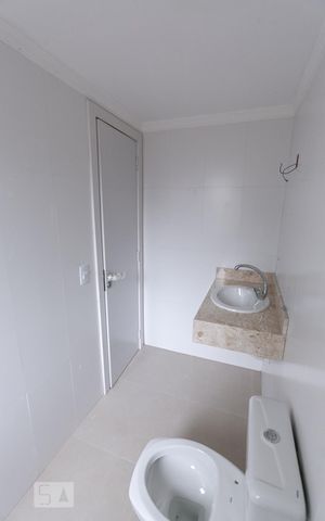 Casa de condomínio à venda com 241m², 3 quartos e 2 vagas Casa de condomínio à venda com 241m², 3 quartos e 2 vagasBanheiro do Quarto 3