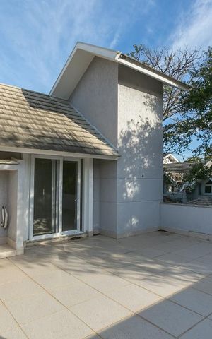 Casa de condomínio à venda com 241m², 3 quartos e 2 vagas Casa de condomínio à venda com 241m², 3 quartos e 2 vagasTerraço