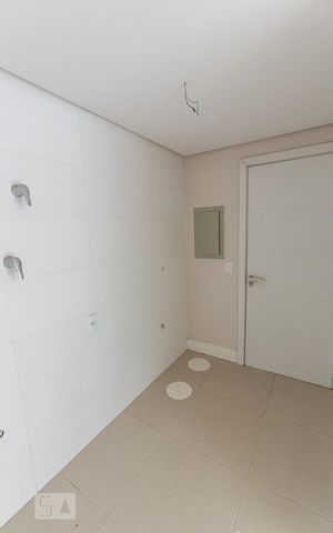 Casa de condomínio à venda com 241m², 3 quartos e 2 vagas Casa de condomínio à venda com 241m², 3 quartos e 2 vagasÁrea de Serviço