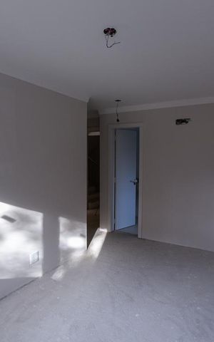 Casa de condomínio à venda com 241m², 3 quartos e 2 vagas Casa de condomínio à venda com 241m², 3 quartos e 2 vagasQuarto 3 - Suíte