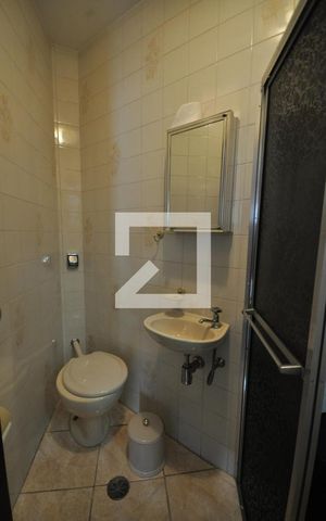 Casa à venda com 390m², 3 quartos e 2 vagasBanheiro de Serviço