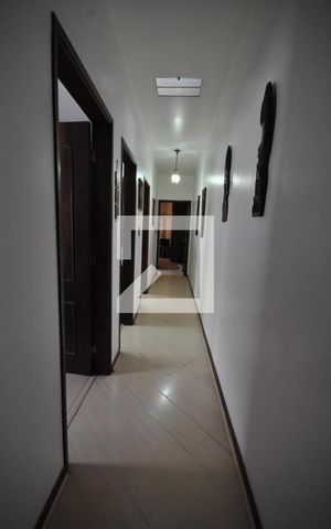 Casa à venda com 390m², 3 quartos e 2 vagasCorredor