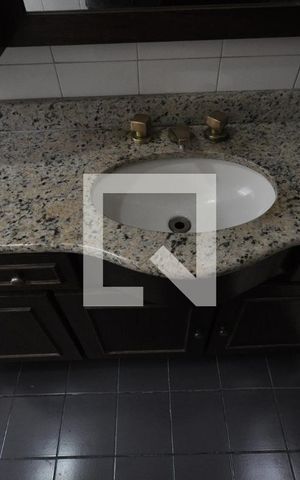 Casa à venda com 390m², 3 quartos e 2 vagasBanheiro