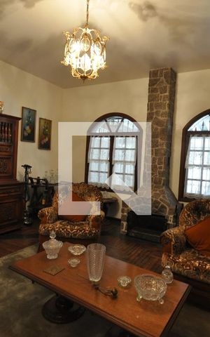 Casa à venda com 390m², 3 quartos e 2 vagasSala