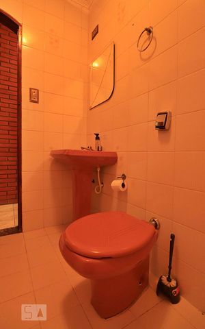 Casa para alugar com 220m², 3 quartos e 2 vagasLavabo
