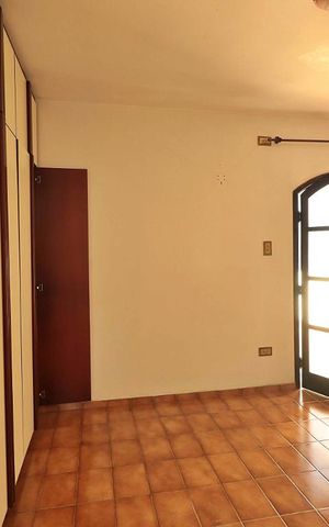 Casa para alugar com 220m², 3 quartos e 2 vagasQuarto 2