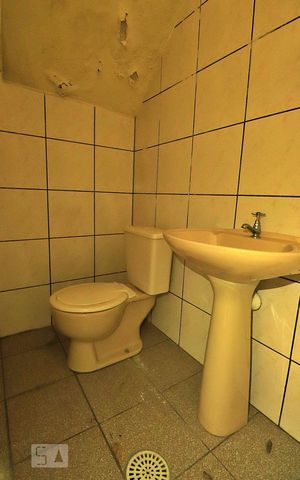 Casa para alugar com 220m², 3 quartos e 2 vagasSalão de Festas - Banheiro