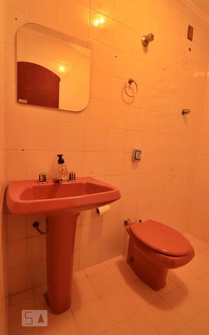 Casa para alugar com 220m², 3 quartos e 2 vagasLavabo