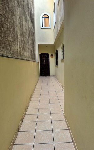 Casa para alugar com 220m², 3 quartos e 2 vagasCorredor