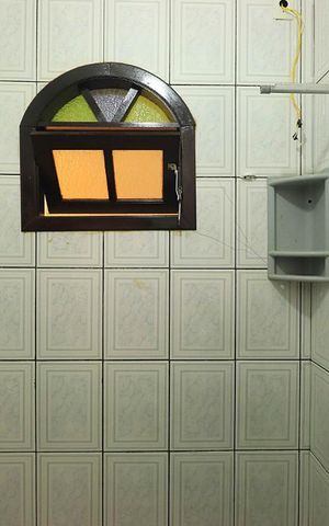 Casa à venda com 302m², 3 quartos e 2 vagasCasa Fundos - Banheiro