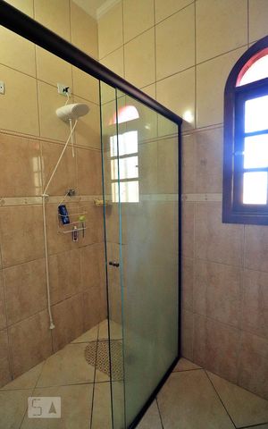 Casa à venda com 302m², 3 quartos e 2 vagasBanheiro da Suíte