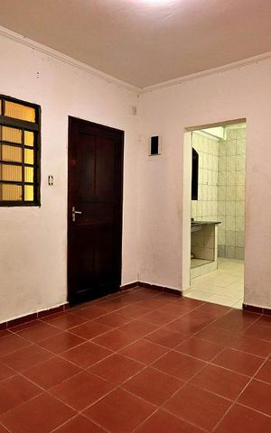 Casa à venda com 302m², 3 quartos e 2 vagasCasa Fundos - Sala