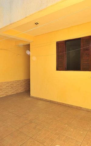 Casa à venda com 302m², 3 quartos e 2 vagasCasa Fundos - Área de Serviço