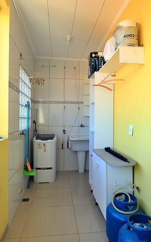 Casa à venda com 302m², 3 quartos e 2 vagasÁrea de Serviço