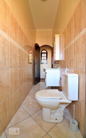 Casa à venda com 302m², 3 quartos e 2 vagasBanheiro da Suíte