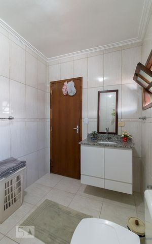 Casa para alugar com 160m², 3 quartos e 2 vagasBanheiro quarto 3 suíte