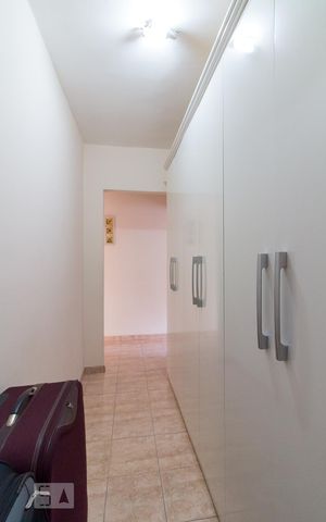 Casa para alugar com 160m², 3 quartos e 2 vagasCloset quarto 1