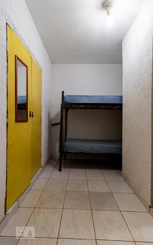 Casa para alugar com 250m², 21 quartos e 4 vagasEdícula