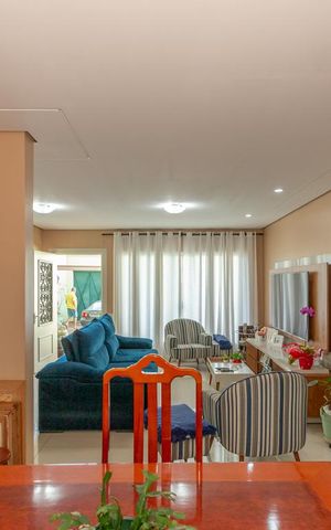 Casa à venda com 200m², 3 quartos e 3 vagas Casa à venda com 200m², 3 quartos e 3 vagasSala de Jantar