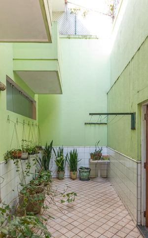 Casa à venda com 200m², 3 quartos e 3 vagas Casa à venda com 200m², 3 quartos e 3 vagasQuintal