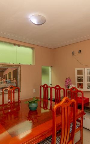 Casa à venda com 200m², 3 quartos e 3 vagas Casa à venda com 200m², 3 quartos e 3 vagasSala de Jantar