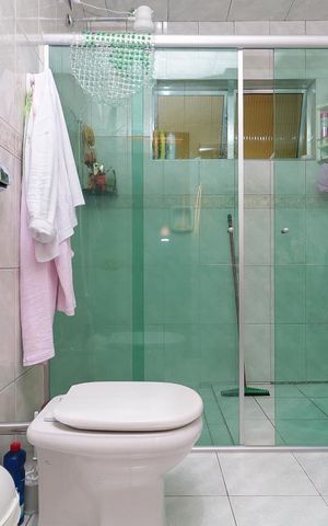 Casa à venda com 200m², 5 quartos e 2 vagasBanheiro 1