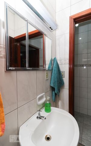 Casa à venda com 200m², 5 quartos e 2 vagasBanheiro 3