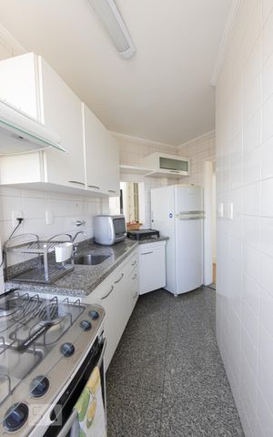 Apartamento para alugar com 52m², 1 quarto e 2 vagas Apartamento para alugar com 52m², 1 quarto e 2 vagasCozinha