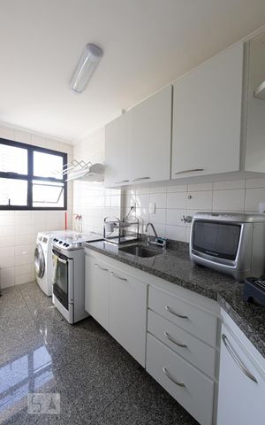 Apartamento para alugar com 52m², 1 quarto e 2 vagas Apartamento para alugar com 52m², 1 quarto e 2 vagasCozinha