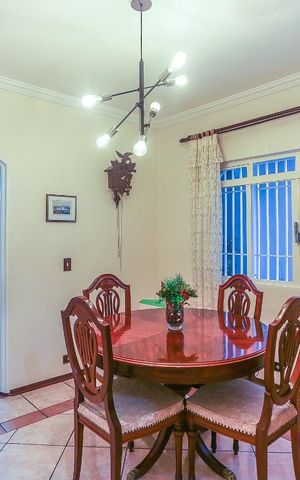 Casa de condomínio à venda com 125m², 3 quartos e 2 vagas Casa de condomínio à venda com 125m², 3 quartos e 2 vagasSala de Jantar